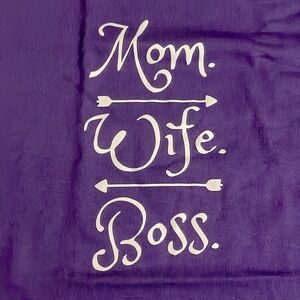 “MOM-WIFE-BOSS” tee short sleeve